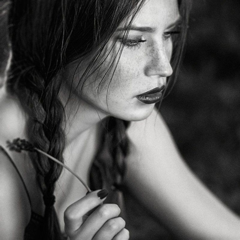 bw, outdoors, park, people, portrait, square, sunlight Deeps of superbphoto preview