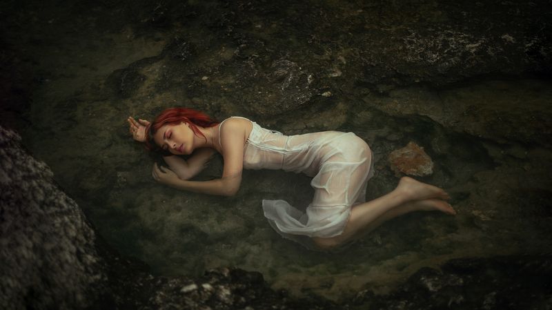 женский портрет Sleepingphoto preview