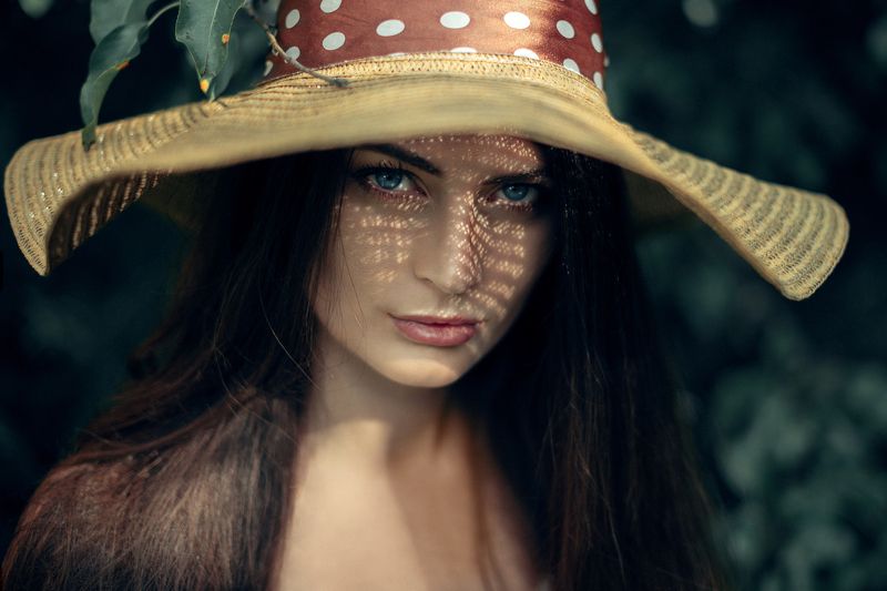 женский портрет In hatphoto preview