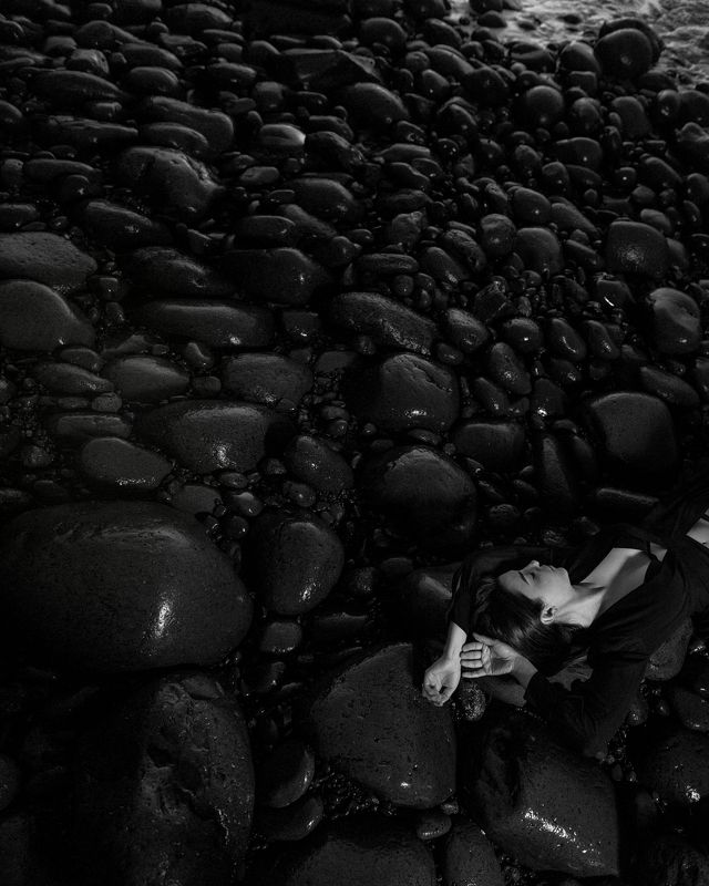 people,girl,lady,жанр,mood,soul,девушка,nature,film,фотография,mountains,арт, black, чб, nude,nu,mountains,ню,арт, black,b&w Late nightphoto preview