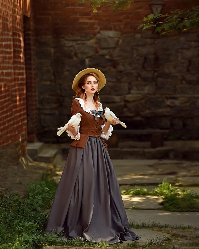 Девушка в шляпе Девушка в шляпеphoto preview