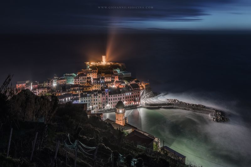 italy, liguria, cinque terre, vernazza, la spezia, mediterranean, unesco, village, town, long exposure, nightscape, sea, village, city,  night, sky, cloud, light, panorama, coast, landscape, amazing, scenic, travel, destination, color Night view from above on Vernazzaphoto preview