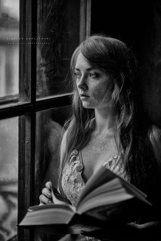 bw portrait woman bookphoto preview