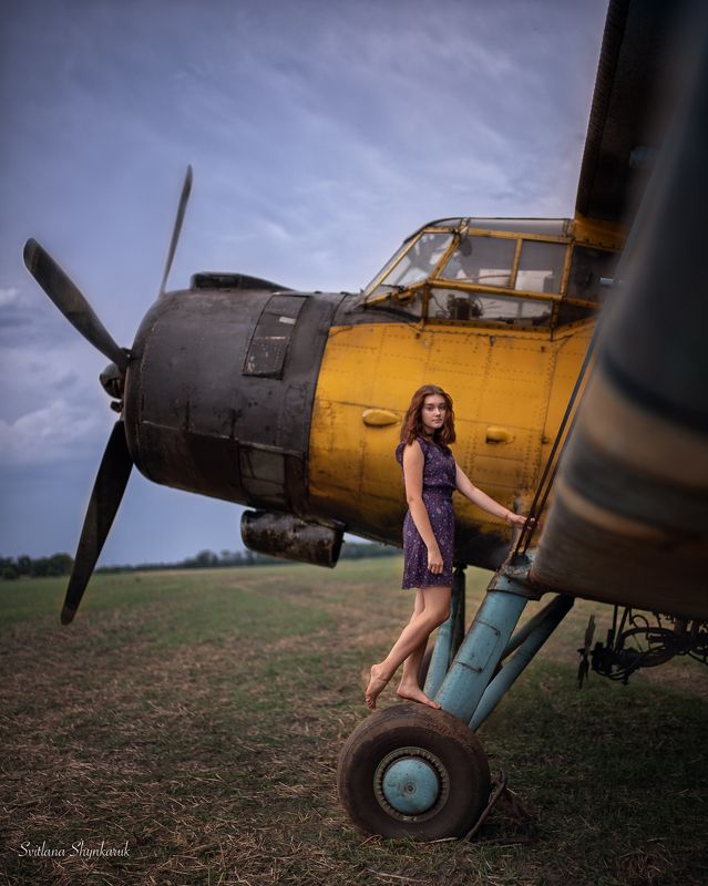 portrait, fragile, natural beauty, female portrait, emotion, plane On the groundphoto preview