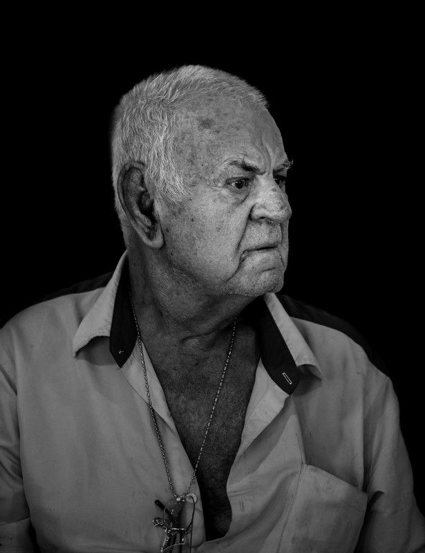 Man sitting and waitingphoto preview