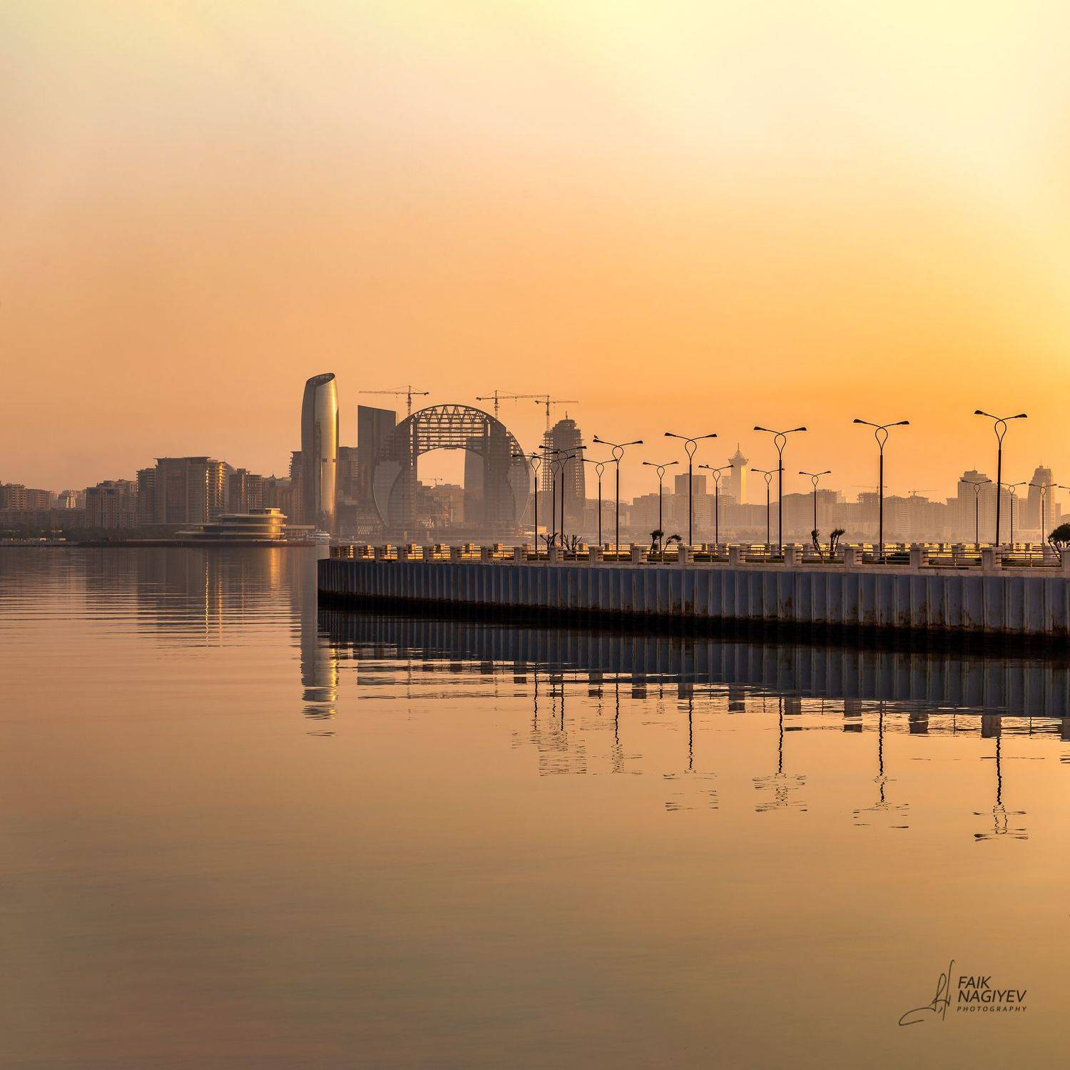 Утренний Баку. Автор: Faik Nagiyev , Faik Nagiyev