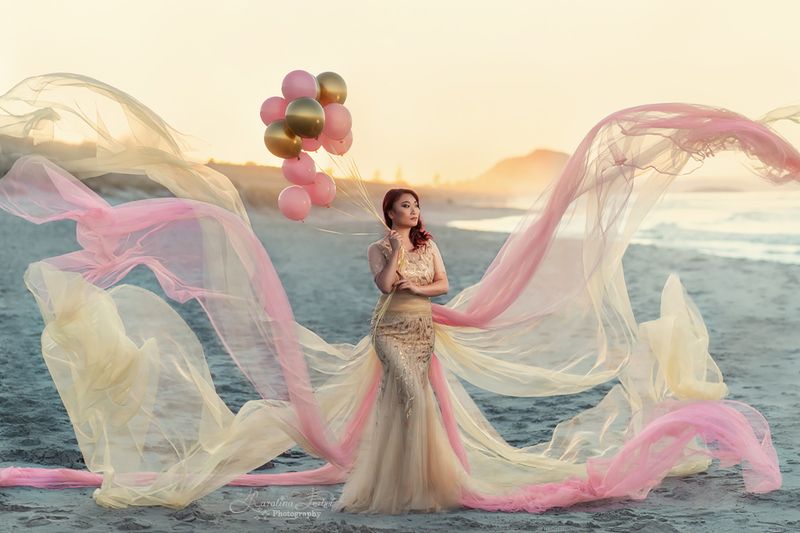 balloons, шарики, пляж, девушка, розовый, желтый, закат, богиня, goddess, sunset, pink, yellow Dreamyphoto preview