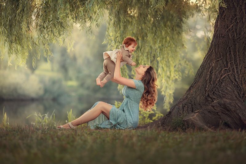 семья, мама и дочь, годовасие, семейный портрет photo preview