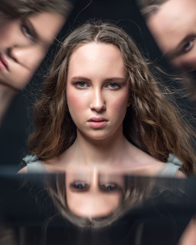 Отраженияphoto preview