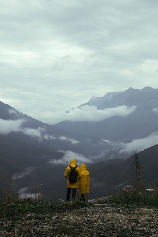 горы,небо,облака,дождь,люди,природа,плащ Дождь, ну и пусть...photo preview