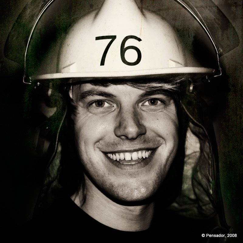 андрей, каска, &copy; Pensador