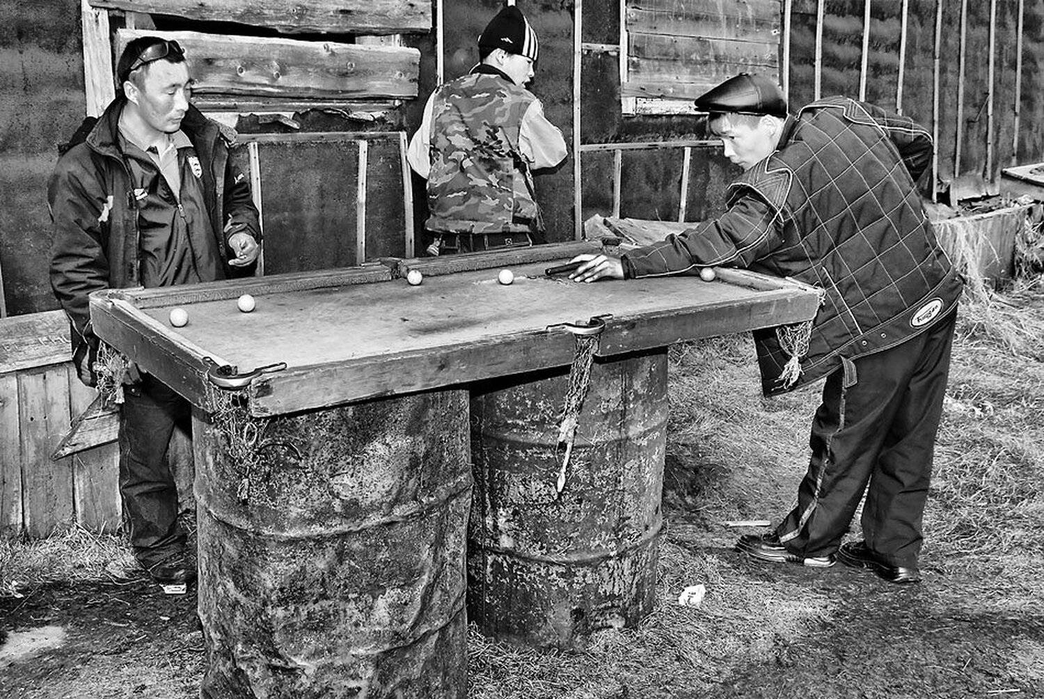 Бильярдный клуб на дальней фактории... Автор: Danil Husainov север, жанр,жизнь на краю земли, Danil Husainov