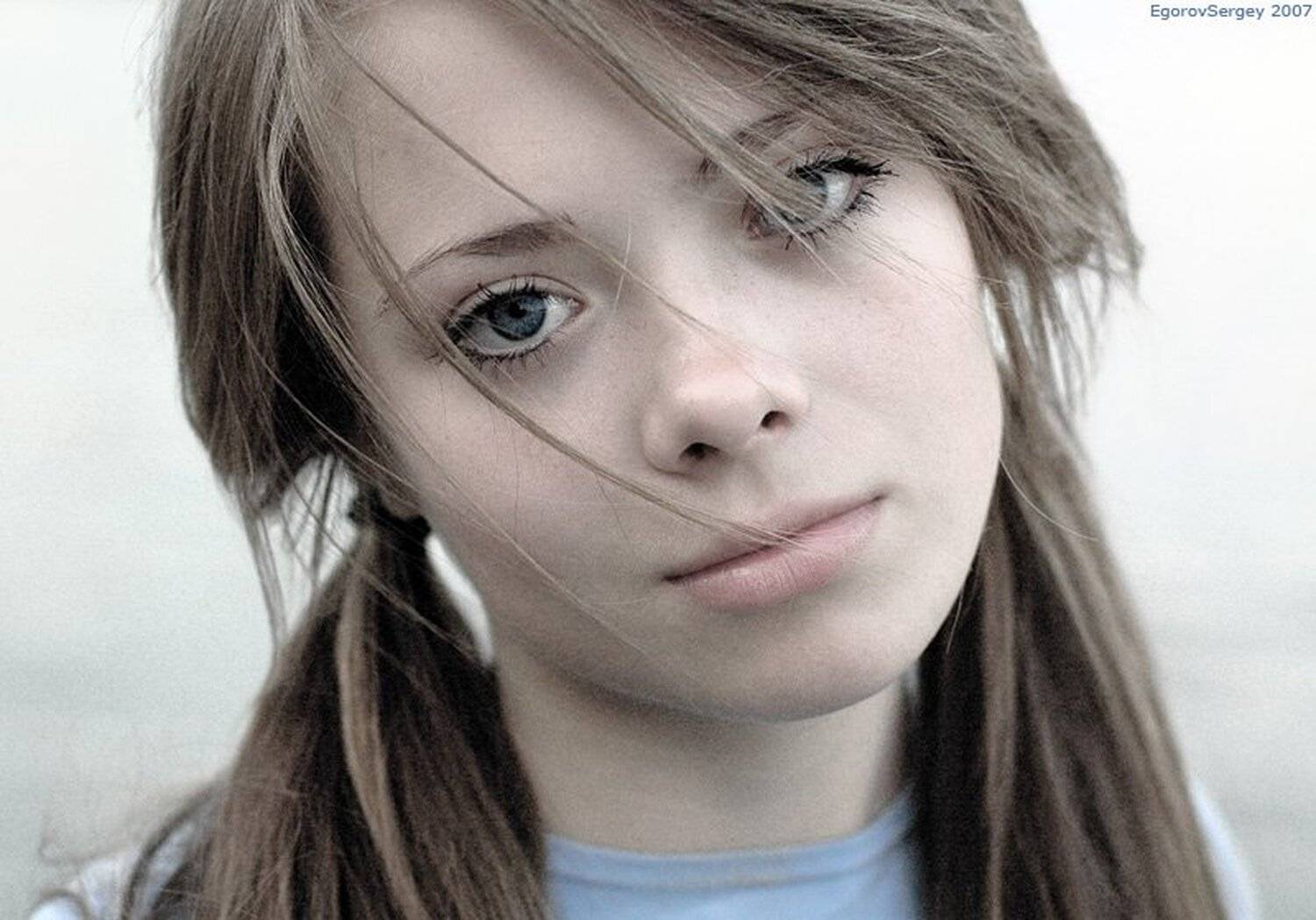 frame#8. Автор: EgorovSergey девушка, улица, шум, цифра, ветер, EgorovSergey