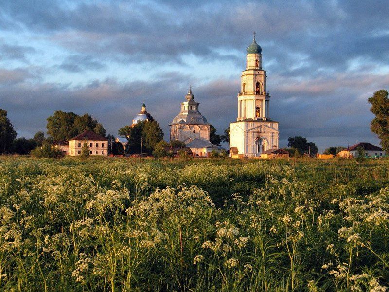золото, закат ,церковь Вечерне-церковнаяphoto preview
