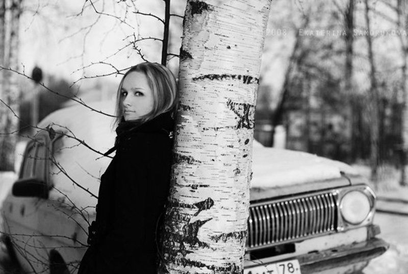 волга, газ24, машина, зима, снег, девушка, чб Маринаphoto preview