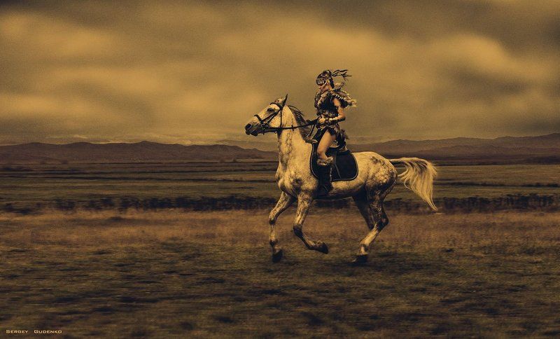 Девушка наездница, Степь В фасханах степного этносаphoto preview