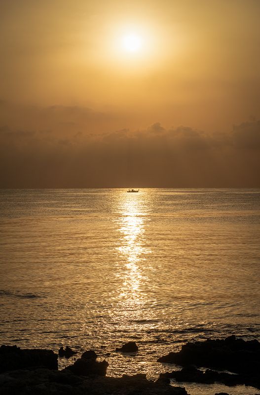 Рассвет на Средиземном мореphoto preview