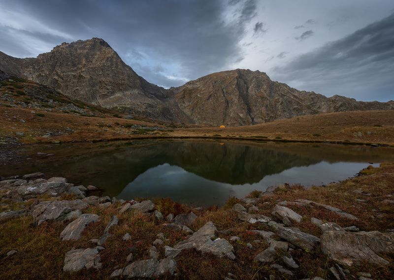 Дом под горой фото превью