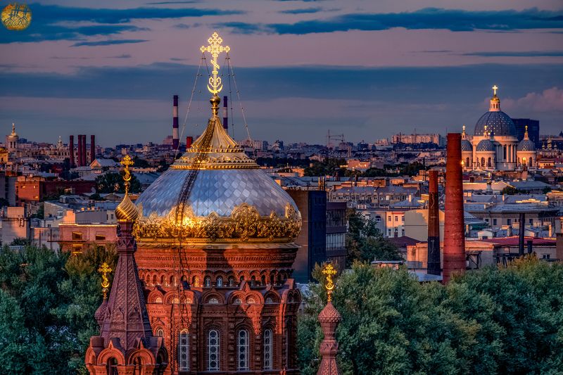 Над городом. Купол церкви на Гутуевском острове. Санкт-Петербургphoto preview