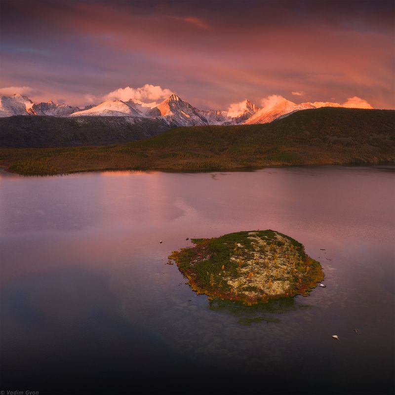 озероджекалондона, магадан, колыма Остров осениphoto preview