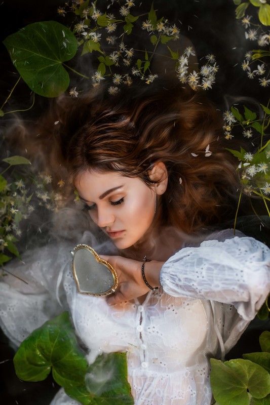 девушка сонphoto preview