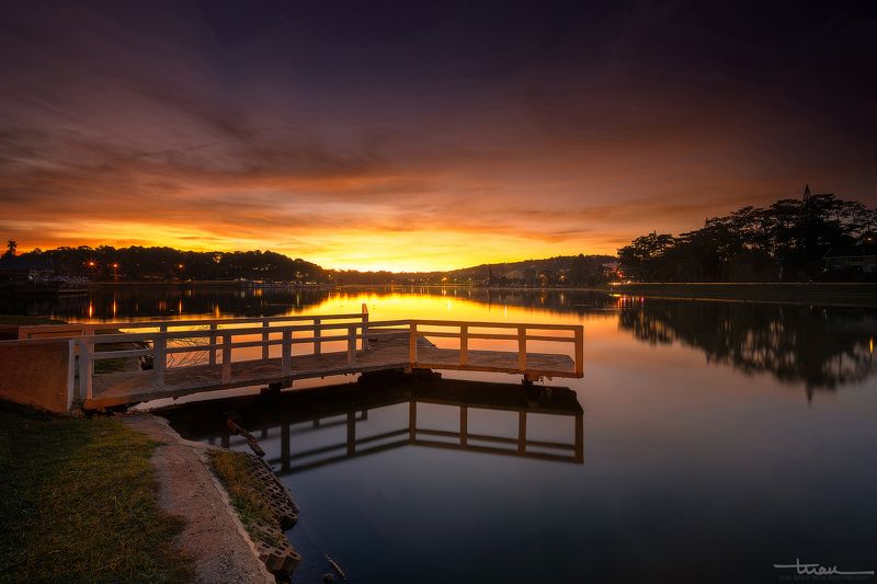 Morning in  Ho Xuan Huongphoto preview