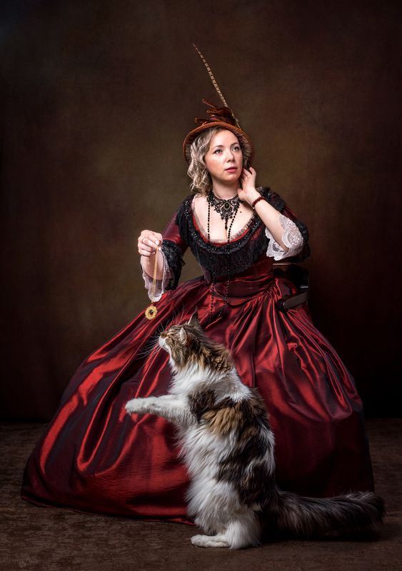 Женский портрет, FINE ART PORTRAIT, фотокартина, большой кот, кот мейнкун Дама с котомphoto preview