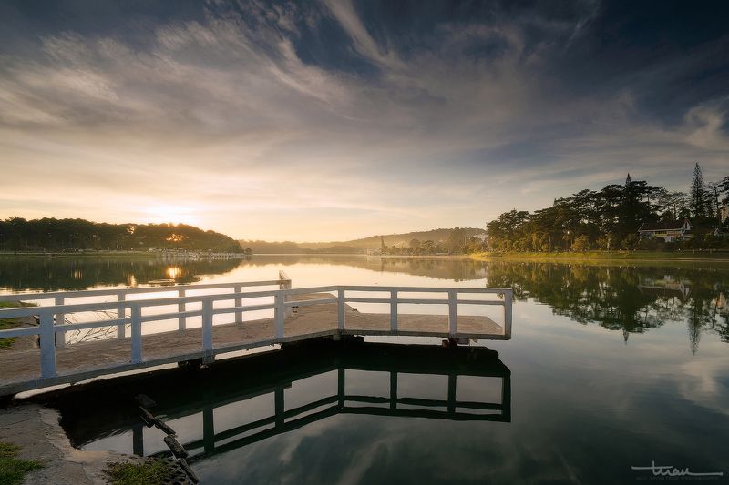 Morning in  Ho Xuan Huongphoto preview