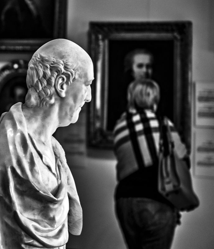 музей, вечер, скульптура Интересно...photo preview