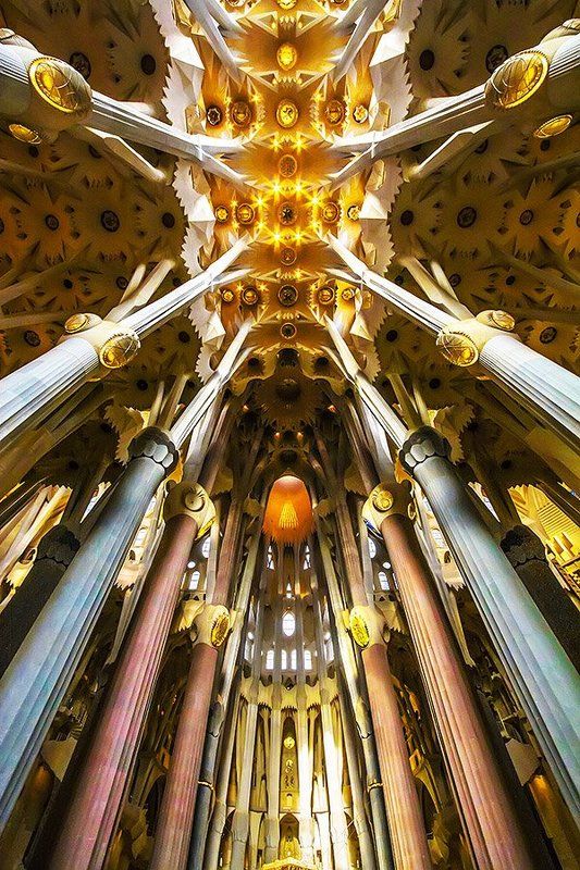 Antonio Gaudi\'s Universephoto preview