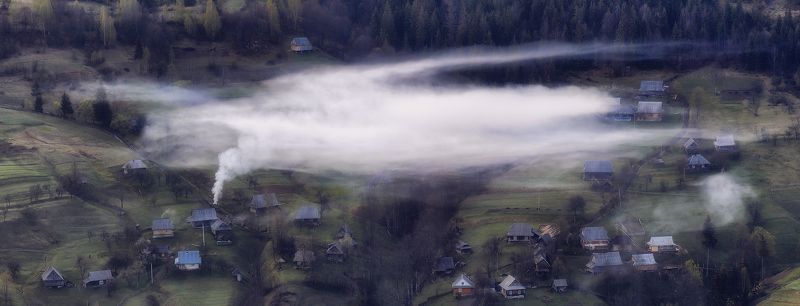 панорама, карпаты, весна, горы, дым, утро, деревня Карпаты с дымкомphoto preview