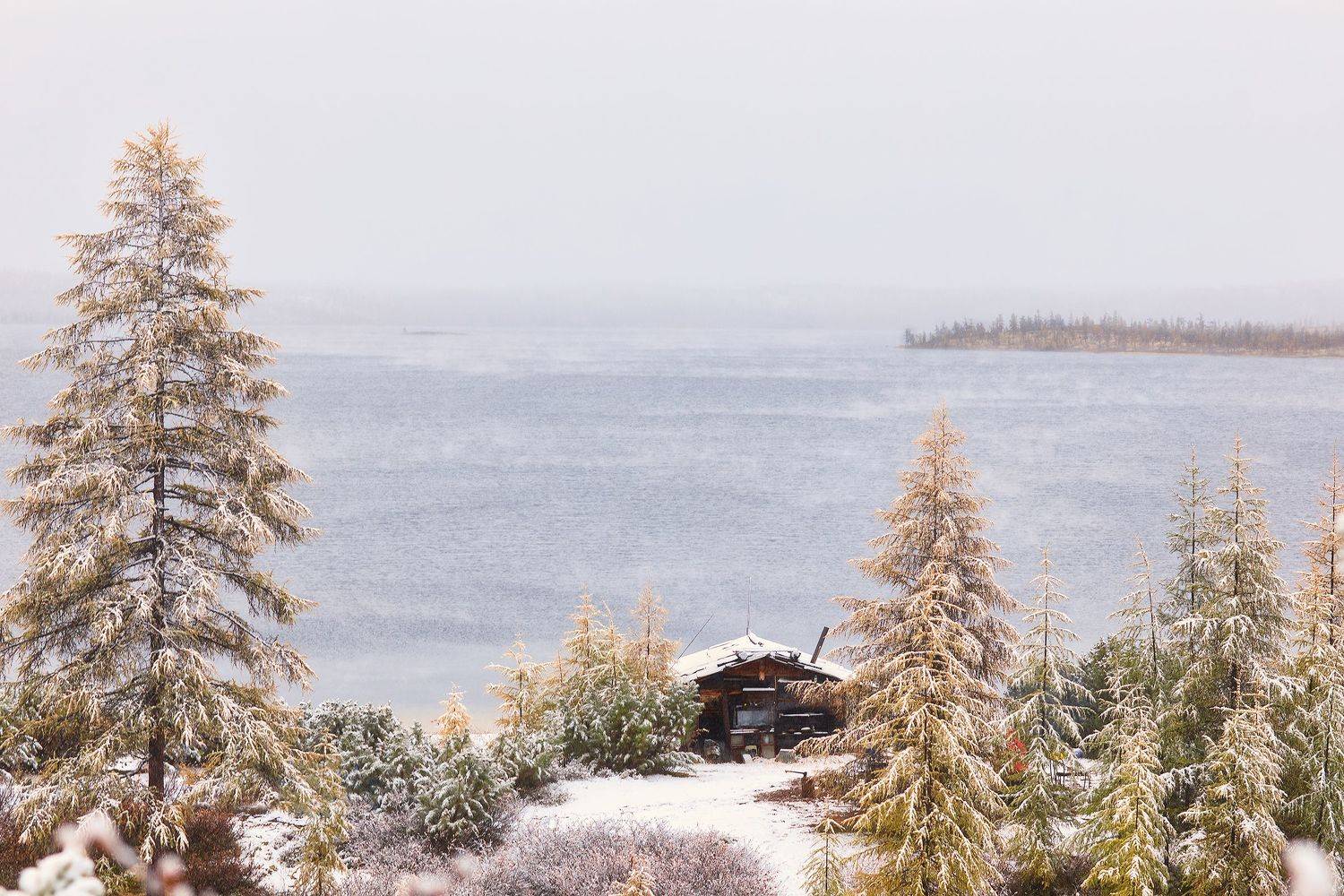 Осенний снегопад на Джека Лондона. Автор: Владимир Кочкин Колыма, осень, Джека Лондона, фотографсрюкзаком, Владимир Кочкин