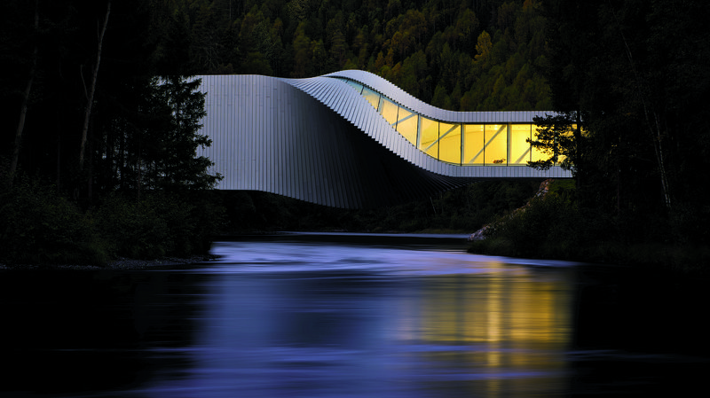 The Twist Galleryphoto preview