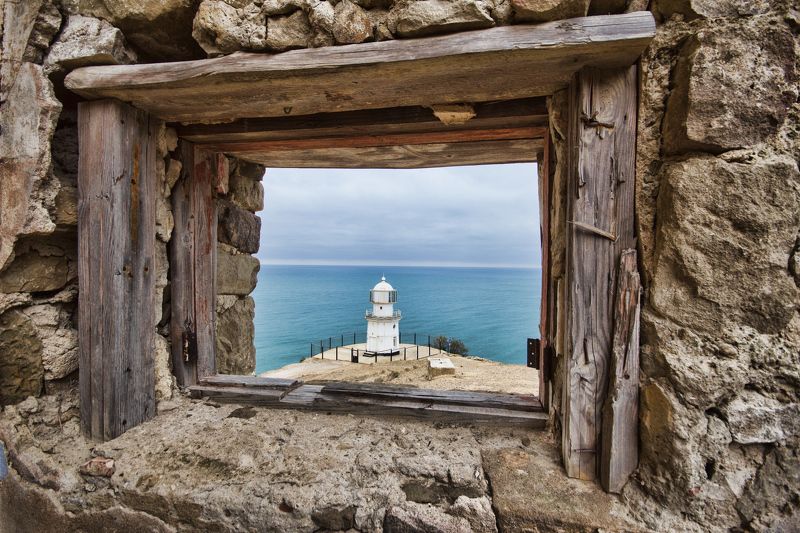 Маяк на мысе Меганомphoto preview