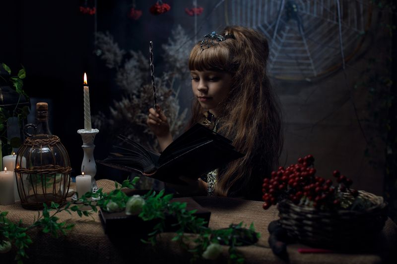 Маленькая колдуньяphoto preview