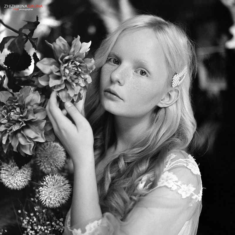 пленка, чб, черно-белое, портрет, лицо, portrait, face, girl, film, bw, black and white, b&w Иринаphoto preview