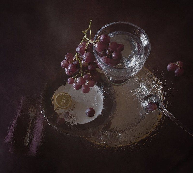 Красный виноградphoto preview