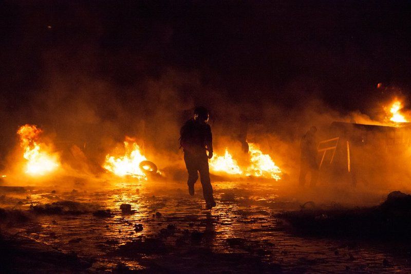 евромайдан, люди, огонь, киев, революция в огнеphoto preview
