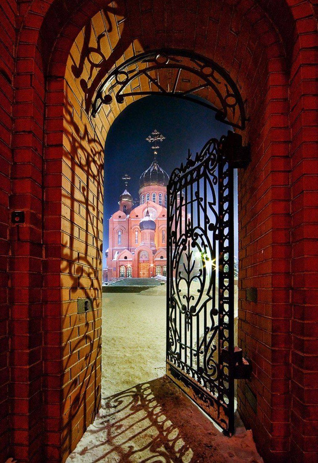 Ворота к храму. Автор: Юрий Ефимовский Знаменский собор, Кемерово, Юрий Ефимовский