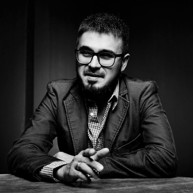 мужской портрет,студия photo preview