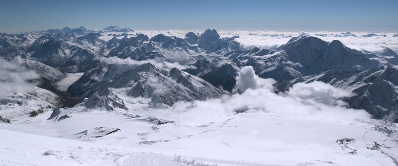 пейзаж, горы, Эльбрус, Кавказ, landscapse, snow, mountains, небо, снег, полдень, облака, clouds  Выше горphoto preview
