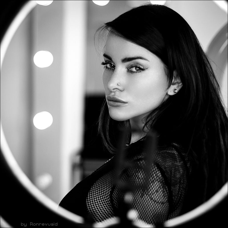 girl,woman,eyes,beauty,portrait,fashion,light,девушка,портрет,москва,свет, глаза,bw,blackandwhite,black&white,чб,чернобелое Adelphoto preview