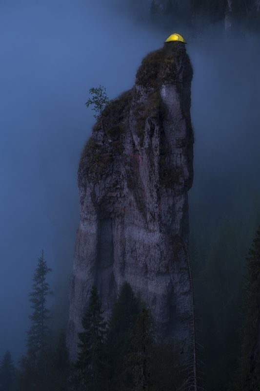 урал, скала, туман, палатка, альпинизм, скалолазание Приют на скалеphoto preview