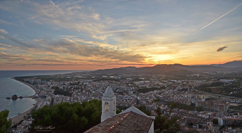 бланес, испания, закат вечер, побережье, небо, облака Закат над Коста Браваphoto preview