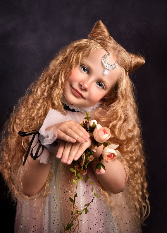 портрет, девочка, луна Лунаphoto preview