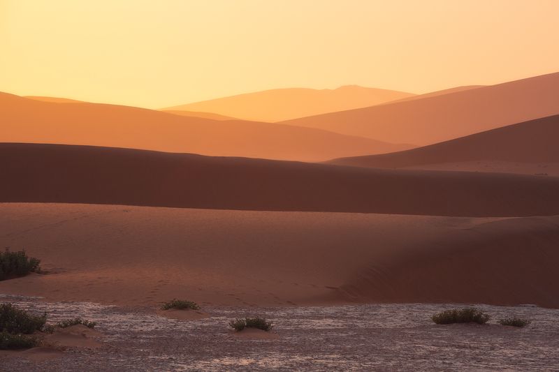 #дюны #намибия #африка #рассвет #воздушная перспектива #цвета #нежность #дедвлей #Deadvlei #ffrica #duna #namibia #sunrise Воздушные дюны .photo preview