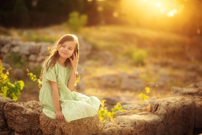 Херсонес, развалины, девочка, лето Солнце в волосахphoto preview