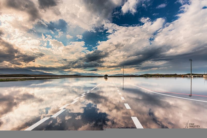 Взлетная полоса после дождяphoto preview