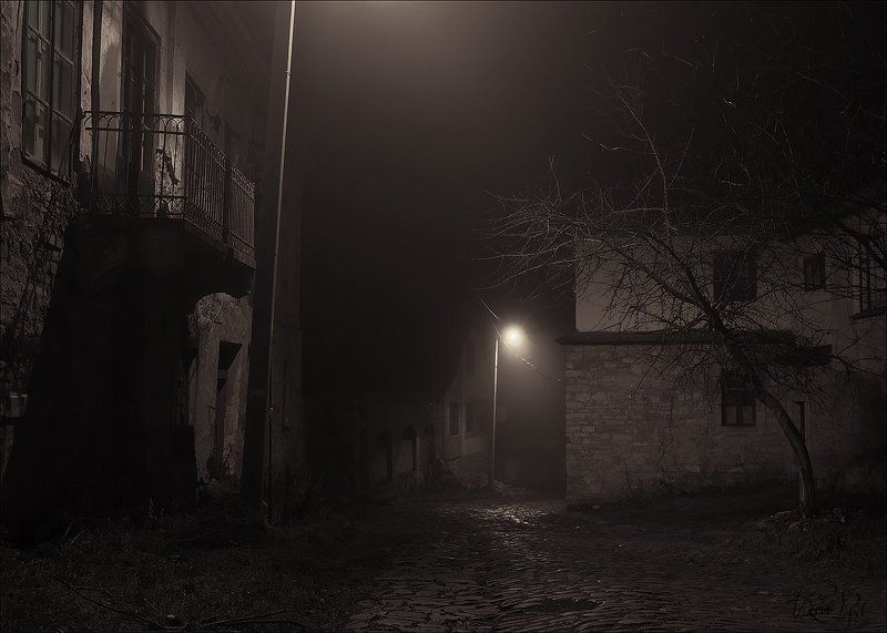 Ночью в каменном городеphoto preview