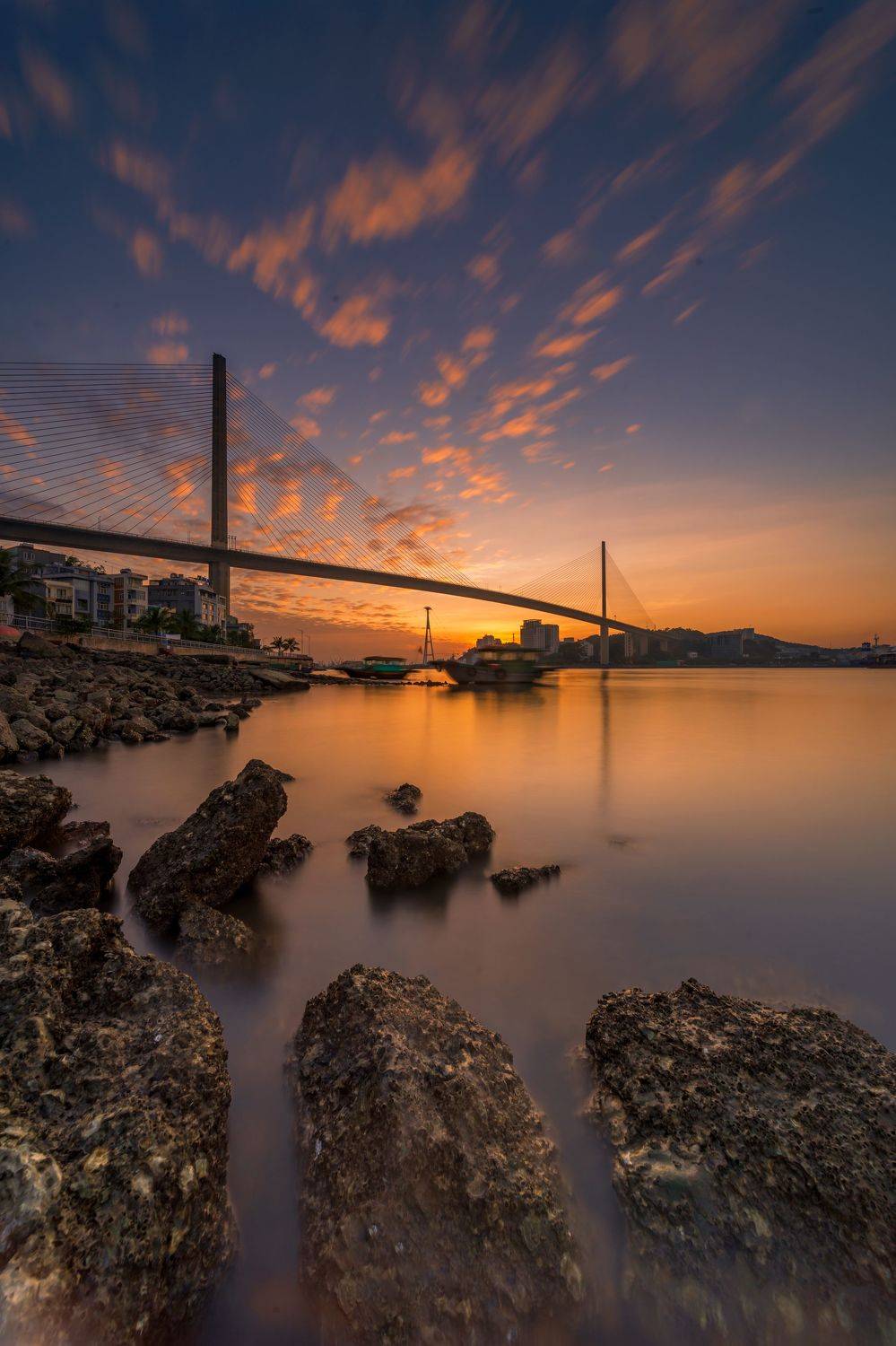 The sunset at the sea in the autumn afternoon. Автор: Anh Tuấn Trần Asia, Vietnam, Halong, Sunset, Bridge, Sky, seascape, landscape, Anh Tuấn Trần